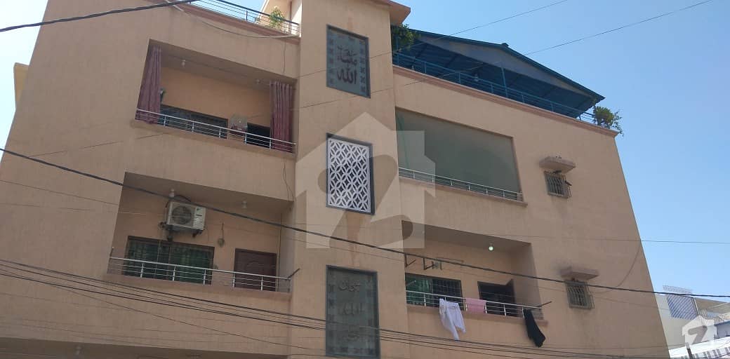 Upper Portion Of 240 Square Yards In Gulshan-e-Iqbal Town Is Available