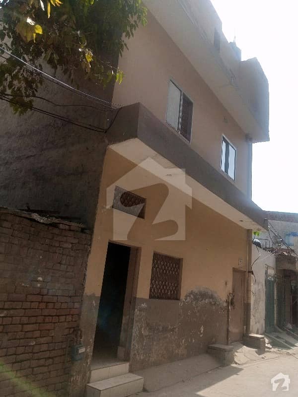 گُل کالونی لاہور میں 5 کمروں کا 5 مرلہ مکان 95 لاکھ میں برائے فروخت۔