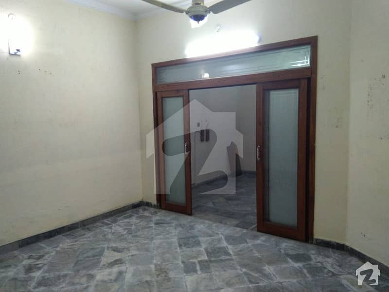 ریوینیو سوسائٹی لاہور میں 5 کمروں کا 10 مرلہ مکان 2.1 کروڑ میں برائے فروخت۔