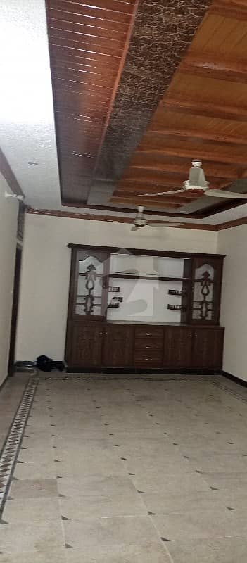 بہارہ کھوہ اسلام آباد میں 3 کمروں کا 10 مرلہ مکان 25 ہزار میں کرایہ پر دستیاب ہے۔