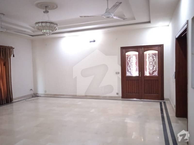 1 Kanal Beautiful House Available For Rent At Hot Location