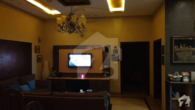 نیسپاک سکیم فیز 3 ڈیفینس روڈ لاہور میں 5 کمروں کا 9 مرلہ مکان 2 کروڑ میں برائے فروخت۔