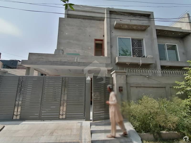 10 Marla Upper Portion For Rent In Canal View Lahore