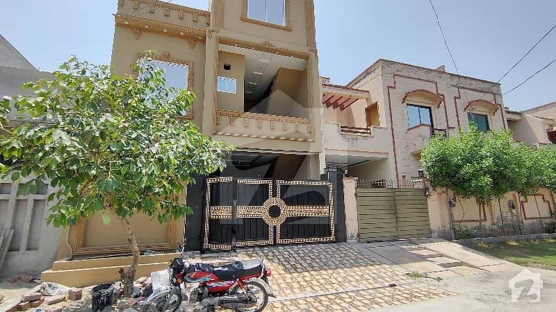 نشیمنِ اقبال فیز 2 نشیمنِ اقبال لاہور میں 5 کمروں کا 6 مرلہ مکان 1.45 کروڑ میں برائے فروخت۔ نشیمنِ اقبال فیز 2 نشیمنِ اقبال لاہور میں 5 کمروں کا 6 مرلہ مکان 1.45 کروڑ میں برائے فروخت۔