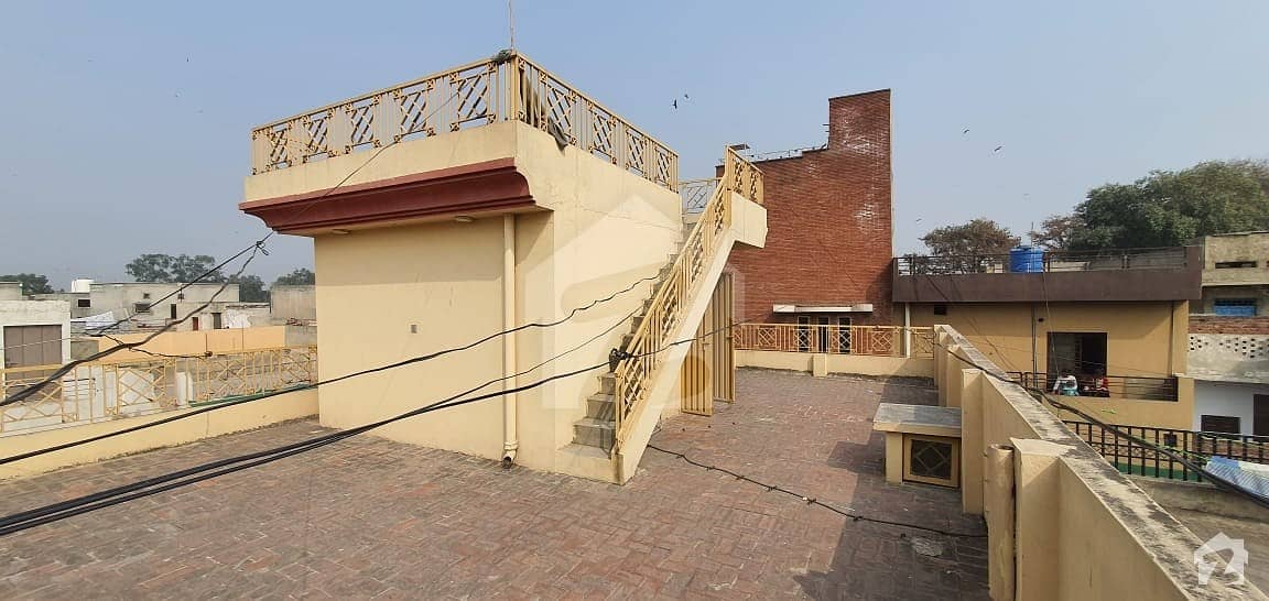 علامہ اقبال ٹاؤن لاہور میں 4 کمروں کا 5 مرلہ مکان 1.6 کروڑ میں برائے فروخت۔