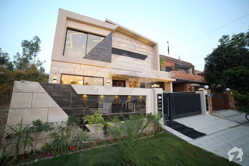 11 MARLA MODERN DESIGN BUNGALOW FOR SALE IN PHASE 4
