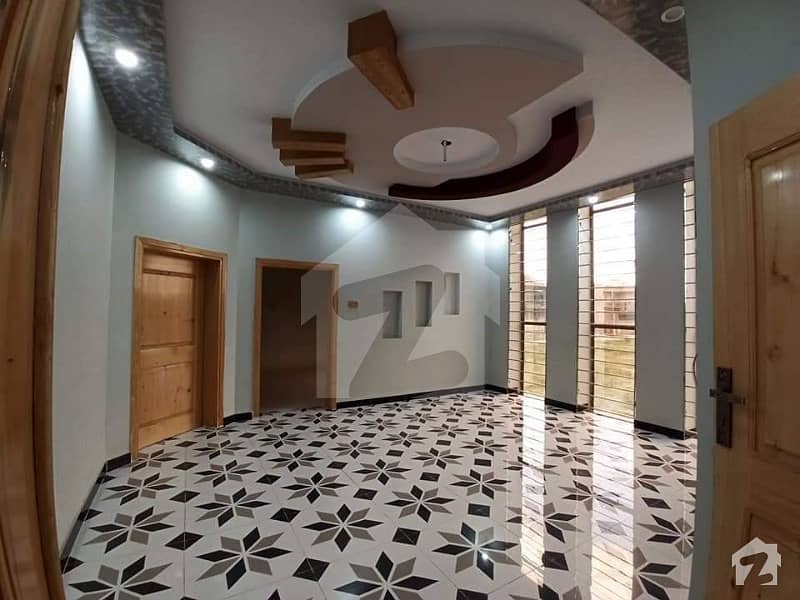 اوپی ایف ہاوسنگ سکیم پشاور میں 9 کمروں کا 7 مرلہ مکان 2.8 کروڑ میں برائے فروخت۔