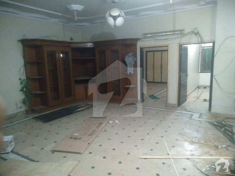 3 Bed Lounge [4 Rooms] On 200 Yards On Ground Floor In Saadabad Society Block 5 Gulistan-e-jauhar