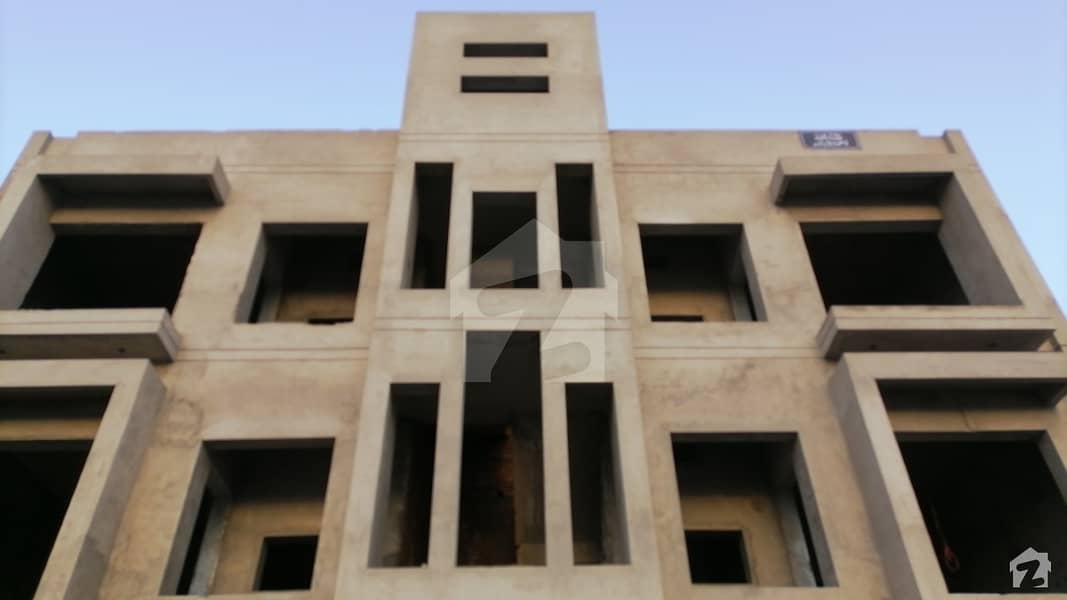 کنگز ٹاؤن رائیونڈ روڈ لاہور میں 2 کمروں کا 5 مرلہ فلیٹ 42 لاکھ میں برائے فروخت۔