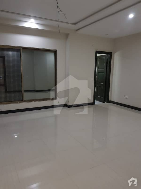 A Stunning Flat Is Up For Grabs In Hayatabad Peshawar