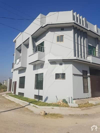 5 Marla Cornor Solid Construction House With Extra Land For Sale