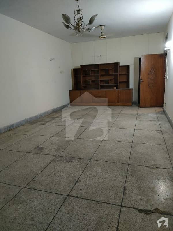 One Kanal Single Storey House For Rent For Silent Office