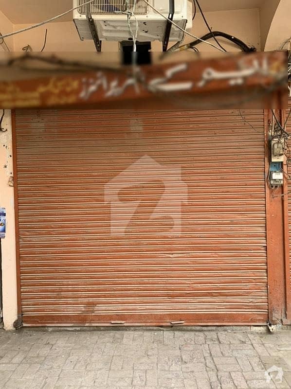 گھنٹا گھر چوک ملتان میں 1 مرلہ دکان 62 لاکھ میں برائے فروخت۔