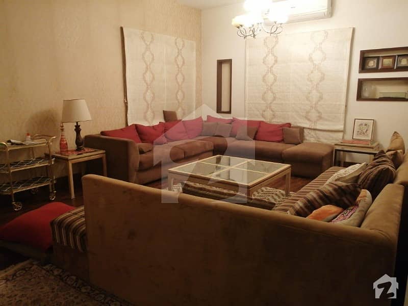 Cc-151 220 Sq Yards Beautiful Town House In Cream Location Of Muslimabad