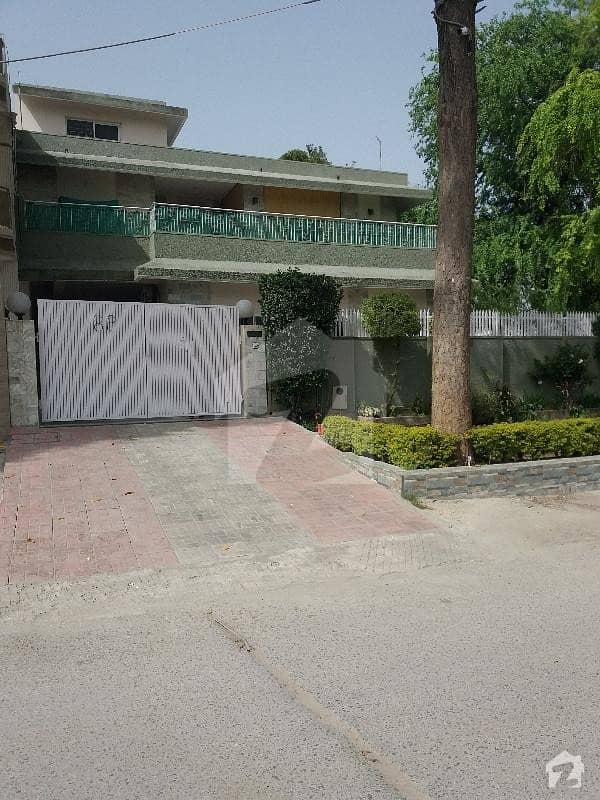 G9 40x80 Corner House Pindi Face For Sale