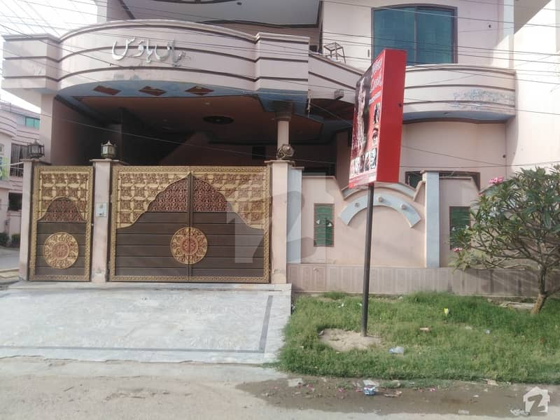 In Allama Iqbal Town House For Sale Sized 7 Marla