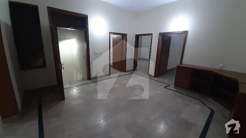 2475  Square Feet House In Allama Iqbal Town Is Available