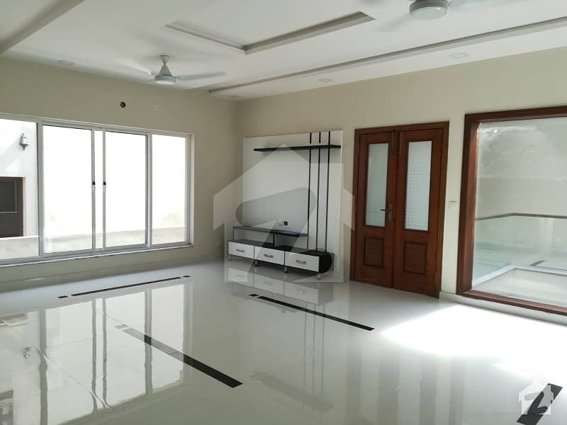 2 Units 6 Bedrooms Kanal House Avail For Sale In Dha 1