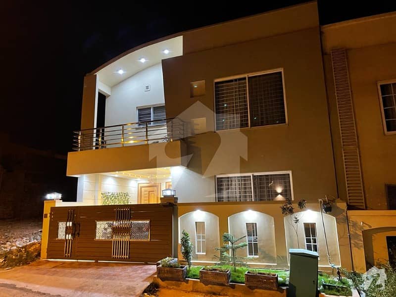 Bahria town phase 8 usman Block 8 marla brand new house for sale 1 crore 80 lack demand