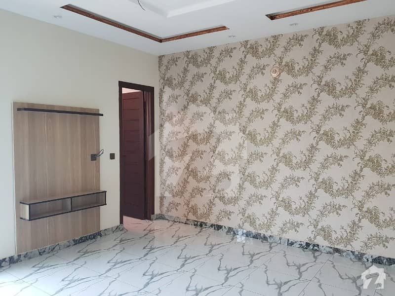 نشیمنِ اقبال فیز 2 نشیمنِ اقبال لاہور میں 6 کمروں کا 1 کنال مکان 3.1 کروڑ میں برائے فروخت۔