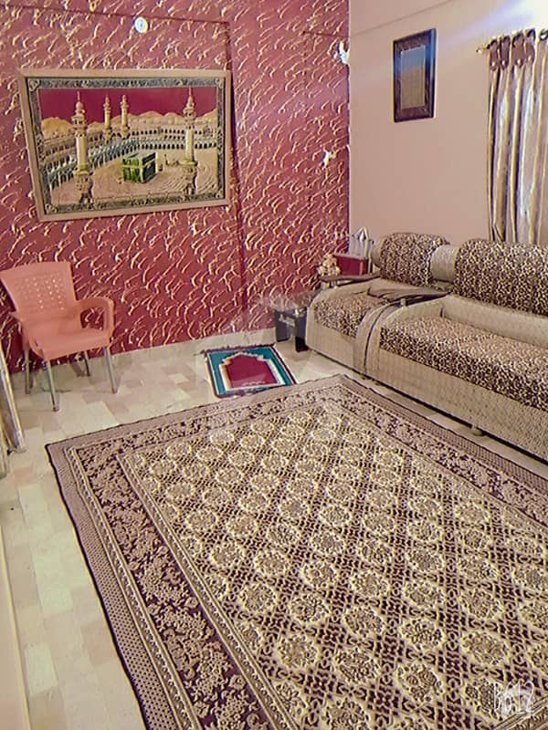 یونیورسٹی روڈ کراچی میں 2 کمروں کا 3 مرلہ فلیٹ 42 لاکھ میں برائے فروخت۔