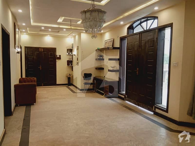 بستی لنگڑیال ملتان میں 7 کمروں کا 1 کنال مکان 1.9 کروڑ میں برائے فروخت۔ بستی لنگڑیال ملتان میں 7 کمروں کا 1 کنال مکان 1.9 کروڑ میں برائے فروخت۔