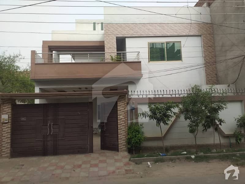 11 Marla House for sale in good location Shah RukneAlam Colony