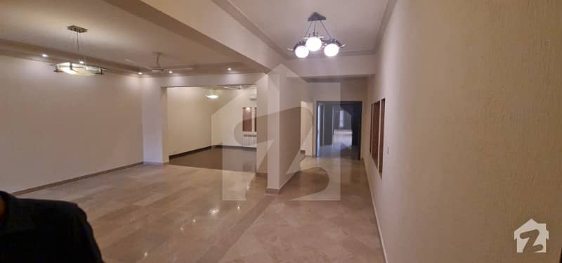 Karakoram Enclave Apartment In F-11 Size 3500 Sq. ft. Including 4 Bedrooms Price 6 Crores Fifty Lac