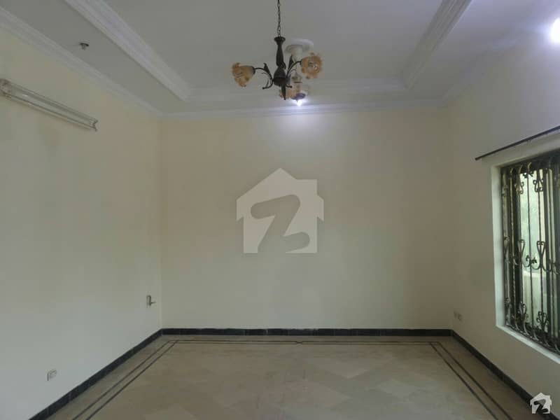 ایوب کالونی راولپنڈی میں 4 کمروں کا 8 مرلہ مکان 1.65 کروڑ میں برائے فروخت۔