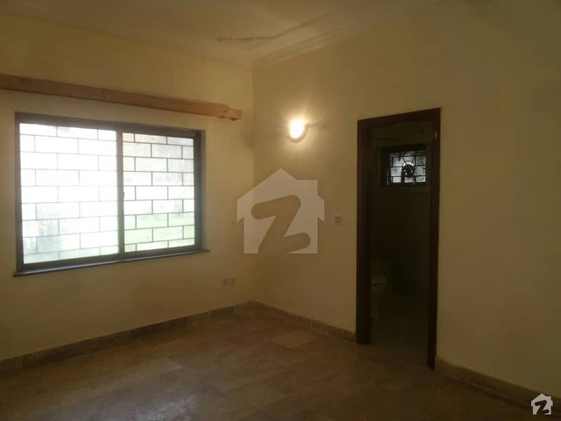 2250  Square Feet Upper Portion Situated In Zeeshan Colony For Rent