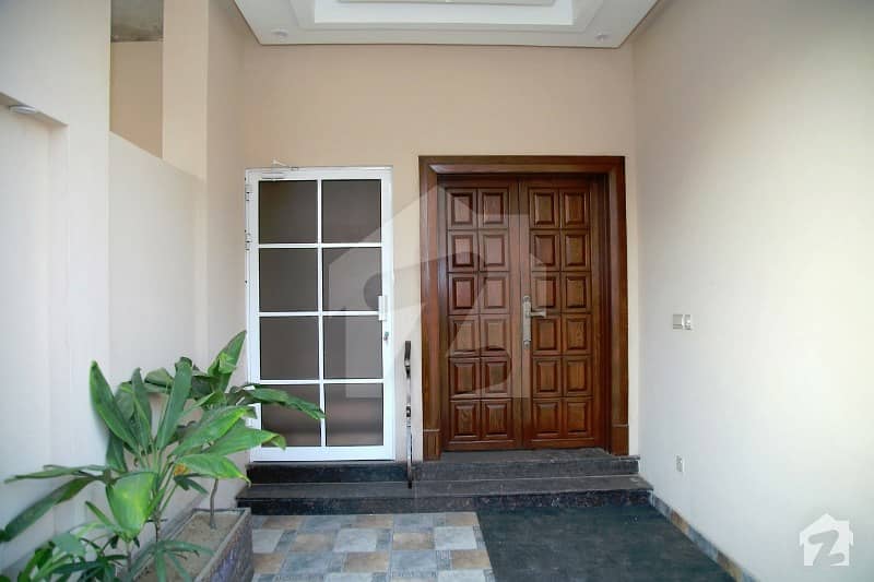 پیراگون سٹی ۔ وُوڈز بلاک پیراگون سٹی لاہور میں 3 کمروں کا 5 مرلہ مکان 1.42 کروڑ میں برائے فروخت۔
