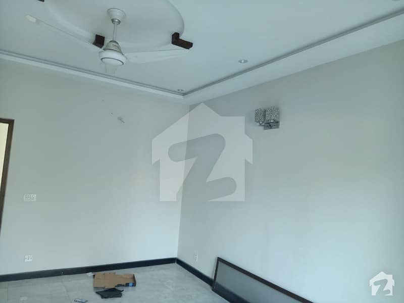 1 KANAL SPLENDID MODERN LOWER PORTION AVAILABLE FOR RENT IN DHA PHASE 4 LAHORE