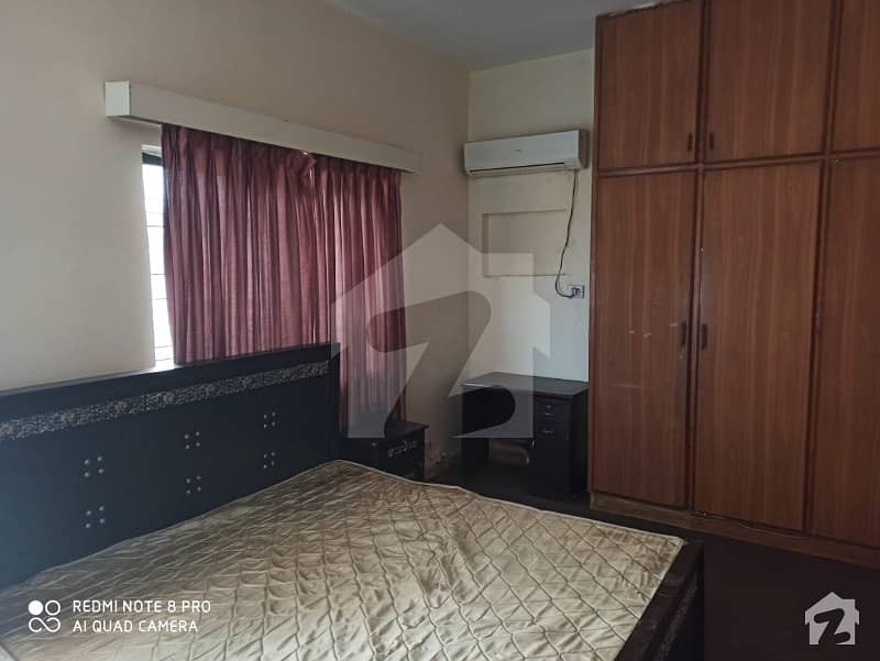 1 Furnished Room Available Dha Phase 4 For Rent