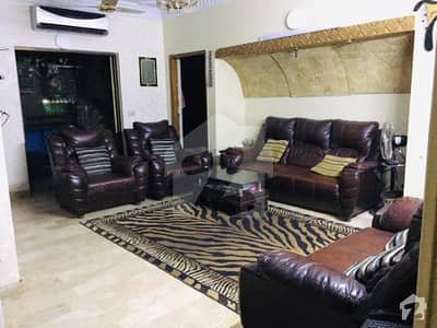 کاٹھیاور سوسائٹی گلشنِ اقبال ٹاؤن کراچی میں 3 کمروں کا 7 مرلہ فلیٹ 1.75 کروڑ میں برائے فروخت۔