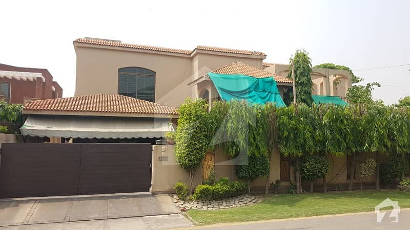 1 Kanal Spanish Design Well Maintained Corner  Bungalow For Sale In Phase 2