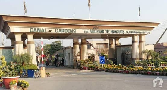 8 Marla Commercial Plot Urgent Sale In Canal Gardens Lahore