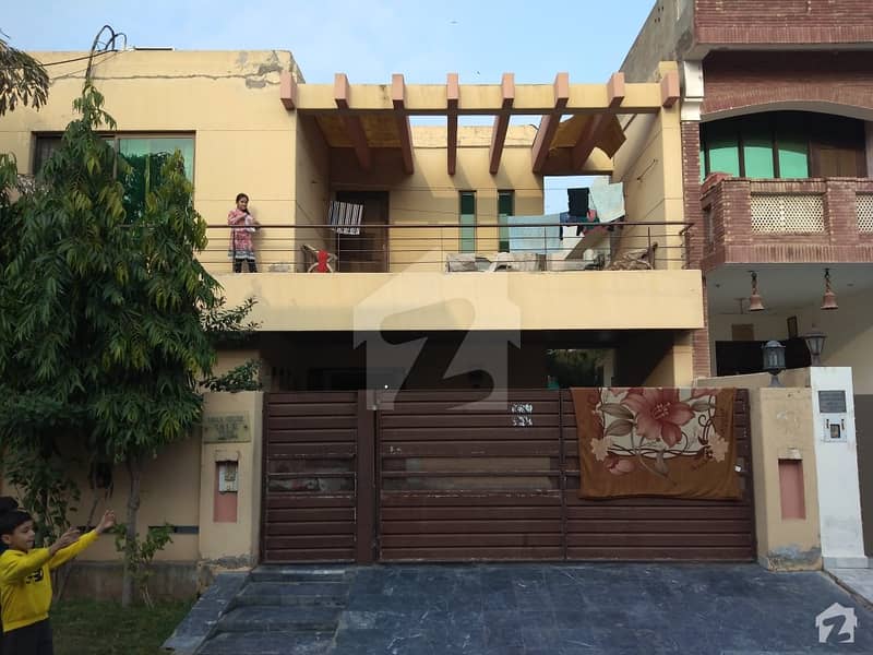 Perfect 10 Marla House In Punjab Coop Housing Society For Sale