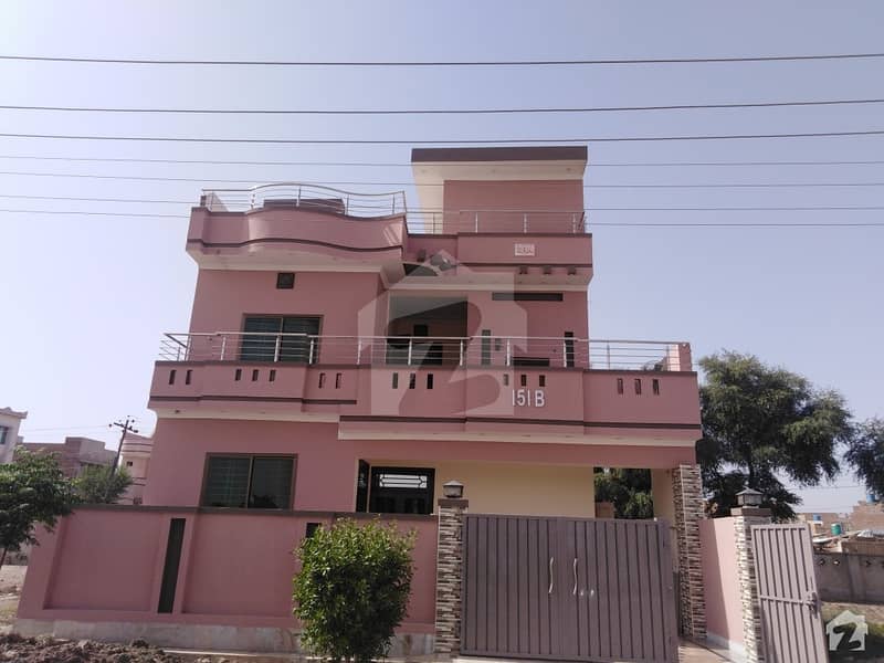 گورنمنٹ سرونٹس ہاؤسنگ سکیم بہاولپور میں 4 کمروں کا 10 مرلہ مکان 2 کروڑ میں برائے فروخت۔