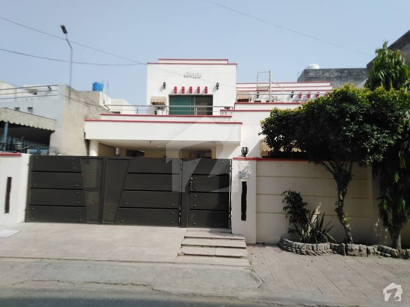 Stunning 15 Marla House In PIA Housing Scheme Available