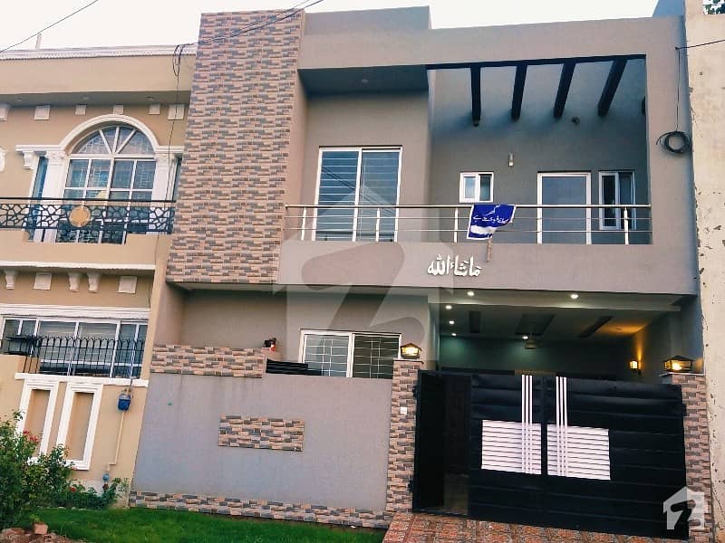 فارمانئیٹس ہاؤسنگ سکیم لاہور میں 3 کمروں کا 5 مرلہ مکان 1.25 کروڑ میں برائے فروخت۔