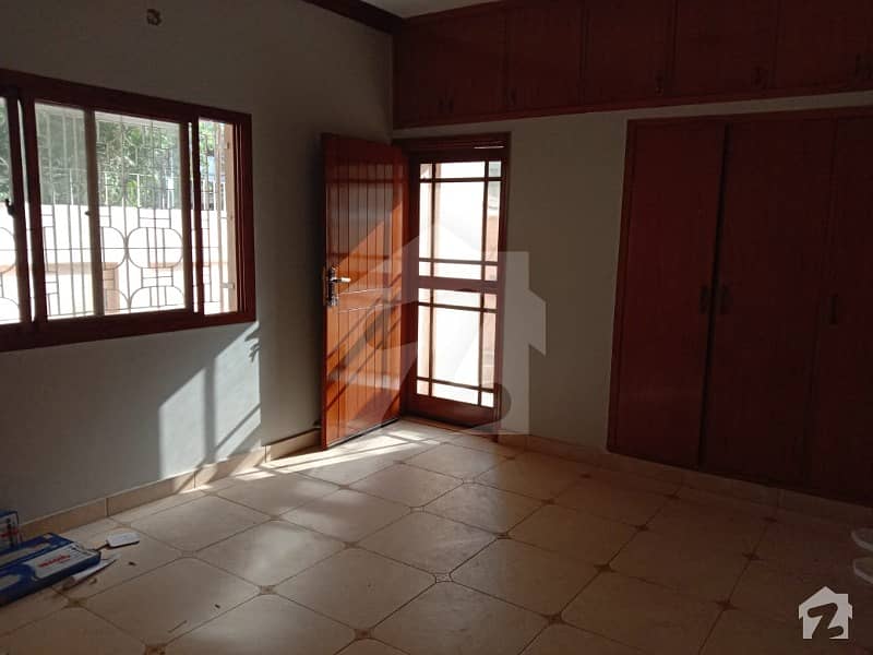 3 Bedrooms Portion For Sale In Bath Island