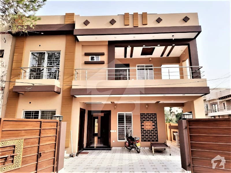 10 Marla B/n House Is Available For Sale In Wapda Town Lahore