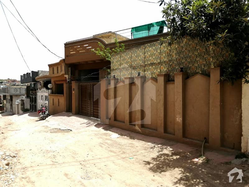 10 Marla Stylish House For Sale In Banker Colony