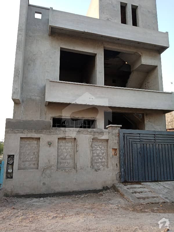 داؤد ریذیڈنسی ہاؤسنگ سکیم ڈیفینس روڈ لاہور میں 4 کمروں کا 6 مرلہ مکان 1.05 کروڑ میں برائے فروخت۔ داؤد ریذیڈنسی ہاؤسنگ سکیم ڈیفینس روڈ لاہور میں 4 کمروں کا 6 مرلہ مکان 1.05 کروڑ میں برائے فروخت۔