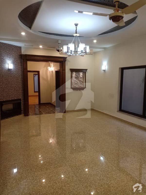 ماڈل سٹی ون کینال روڈ فیصل آباد میں 3 کمروں کا 4 مرلہ مکان 90 لاکھ میں برائے فروخت۔