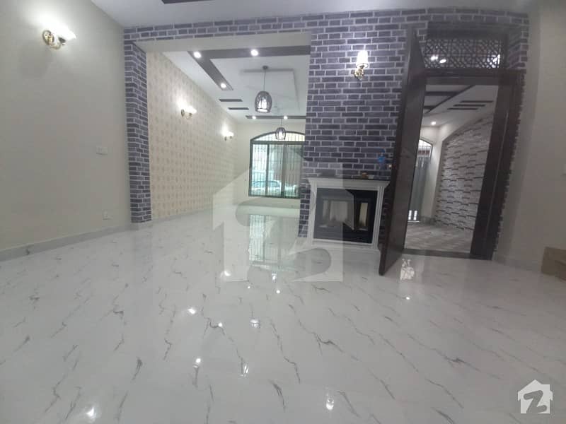 100 % Original Picture New Iqbal Park 6 Marla Fully Renovated House For Sale