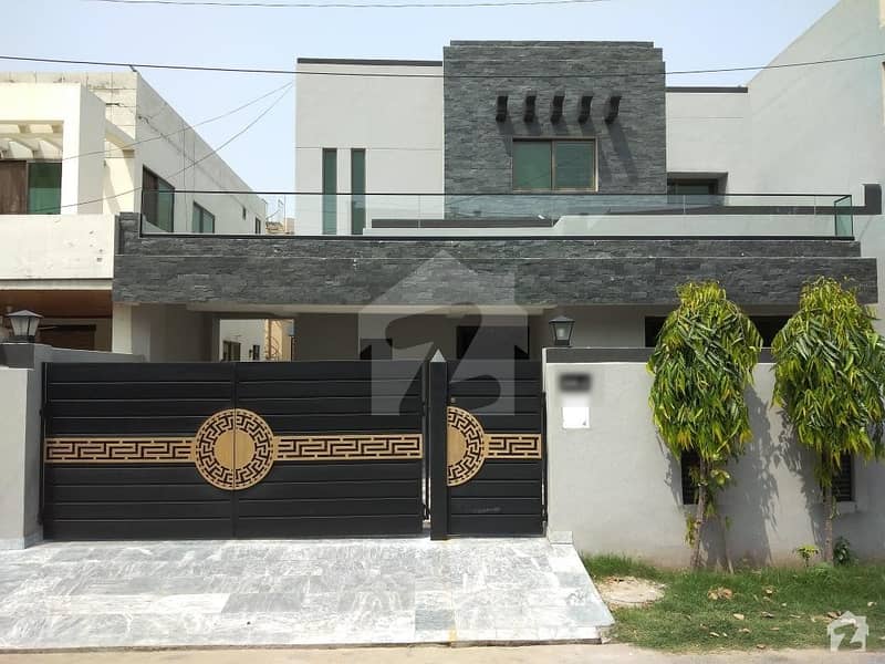 10 Marla House Available In Punjab Coop Housing Society For Sale