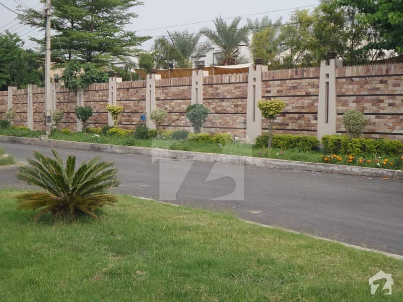 8 Marla Commercial Plot On Main Boulevard For Sale In Wapda City, Canal-express Way.