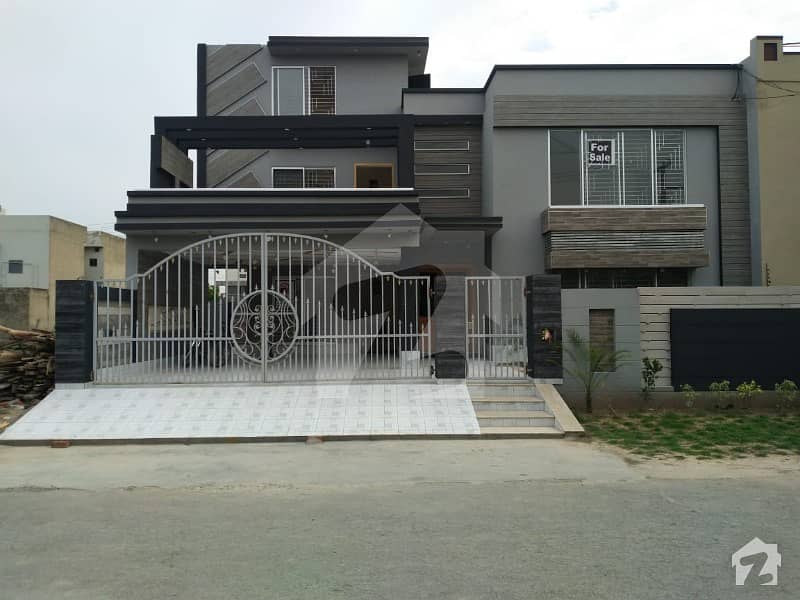 7 Beds House For Sale In Wapda Town