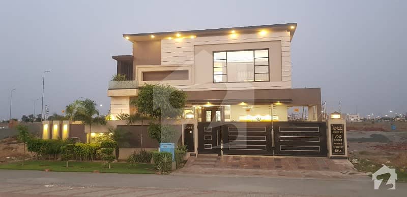 One Kanal Luxury Bungalow For Sale Near Park